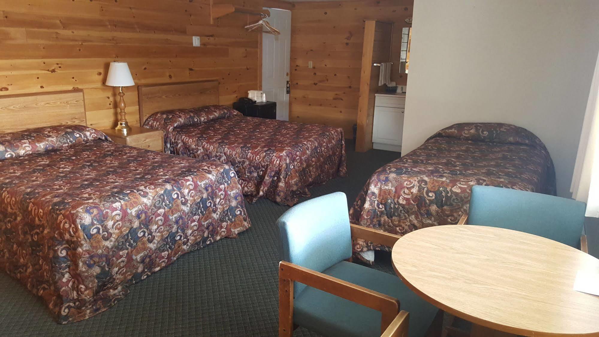 Clark'S Beach Motel Олд-Фордж Экстерьер фото