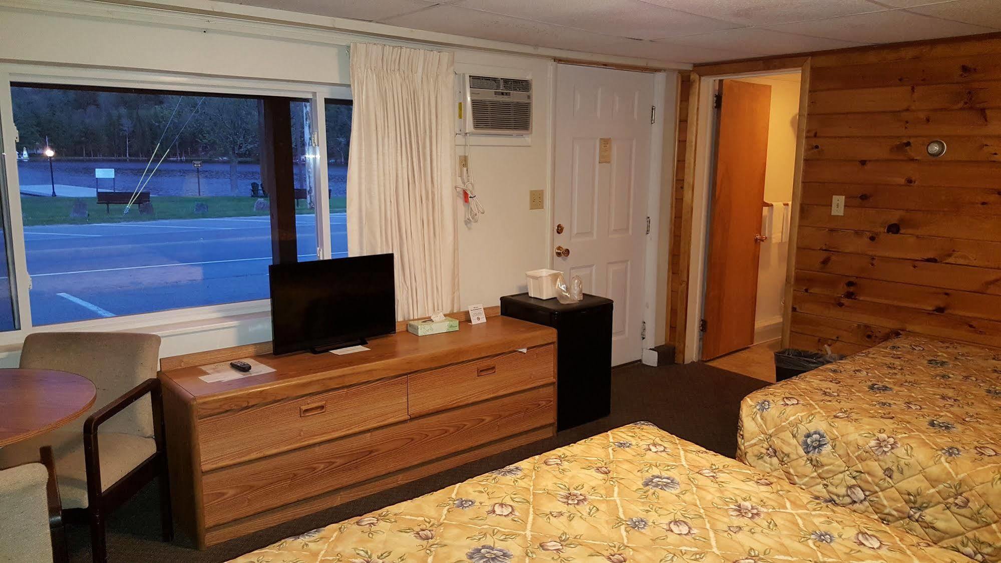 Clark'S Beach Motel Олд-Фордж Экстерьер фото